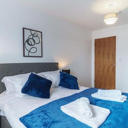 Stunning 2 Bed Apartment In Salford With Views Манчестер Экстерьер фото