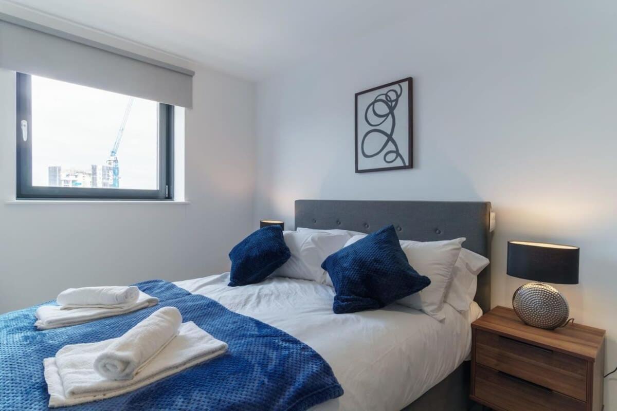 Stunning 2 Bed Apartment In Salford With Views Манчестер Экстерьер фото