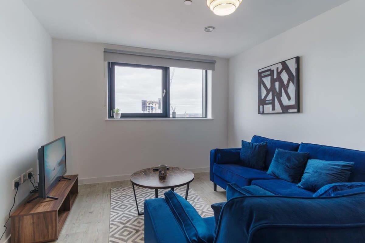 Stunning 2 Bed Apartment In Salford With Views Манчестер Экстерьер фото
