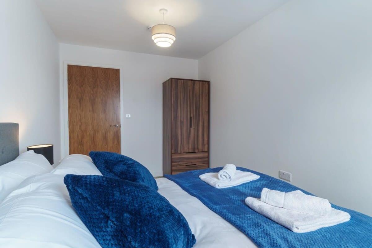 Stunning 2 Bed Apartment In Salford With Views Манчестер Экстерьер фото