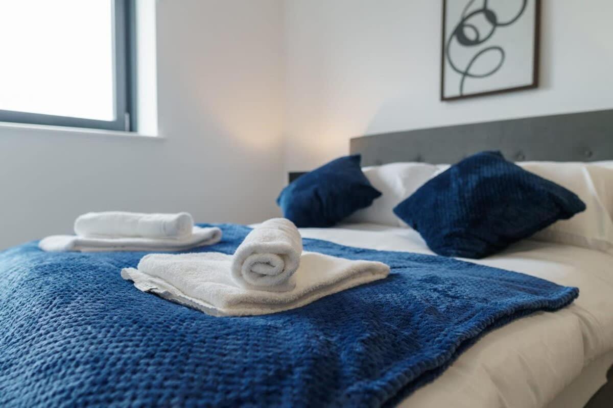 Stunning 2 Bed Apartment In Salford With Views Манчестер Экстерьер фото